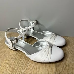 Kennet Cole Reaction white shoes.